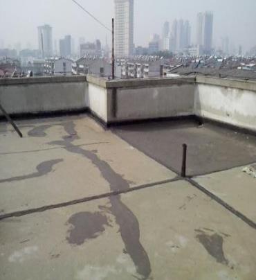 桂东漏水维修 楼顶漏水是什么原因，楼顶漏水维修方法是什么?